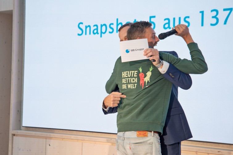 Raphael Fellmer (CEO & Gründer SIRPLUS GmbH), Stefan Sonnenberg Impressionen vom IBB Capital Sommerfest 2023: "IBB Capital meets Partner & Friends"